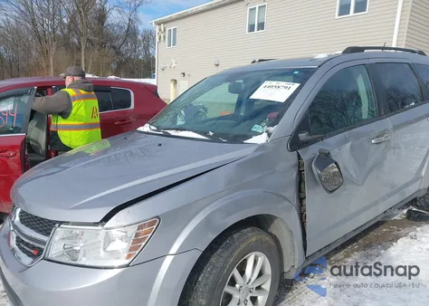 2015 Dodge Journey Sxt z USA, uszkodzony, nr VIN 3C4PDDBG2FT651615